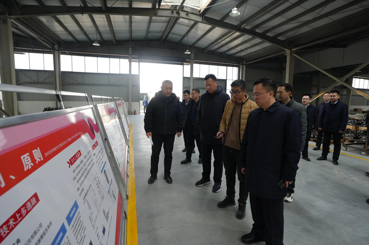 鄭州航空港區黨工委副書記、管委會主任田海濤一行蒞臨鄭州柯力產業園參觀調研